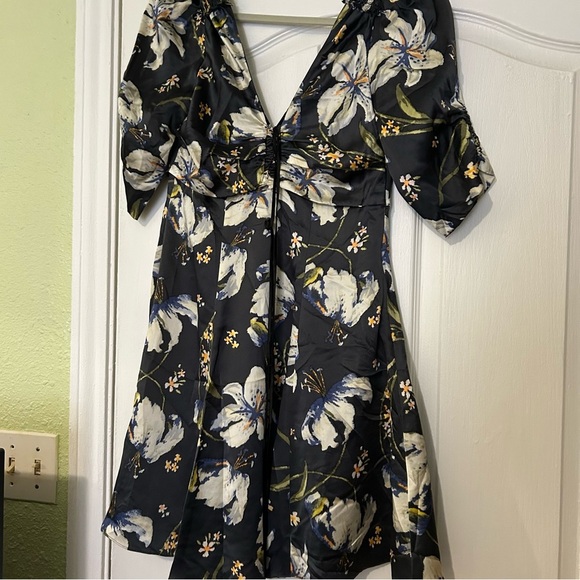 Cinq Á Sept Anders Dress size 4, new without tags - Picture 9 of 16